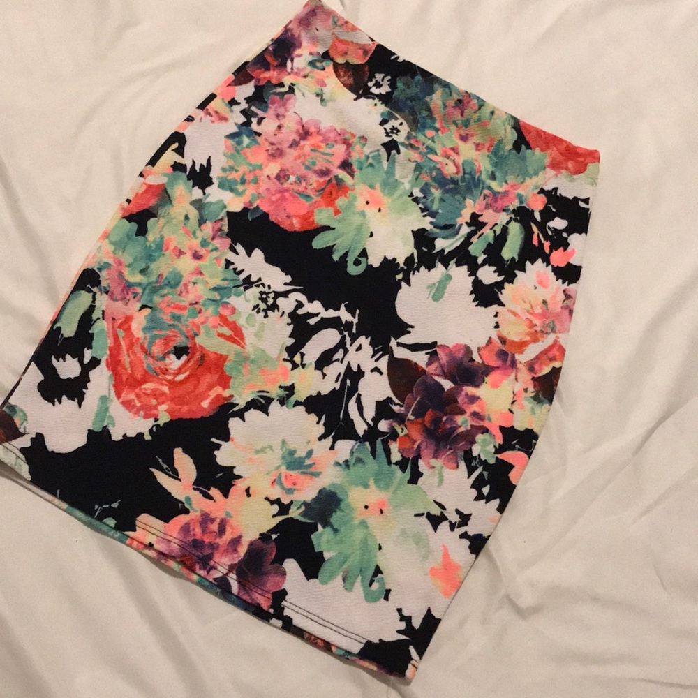 CHARLOTTE RUSSE skirt
